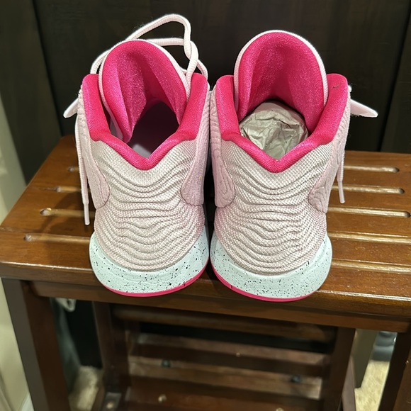 Nike KD Aunt Pearl - Picture 3 of 5